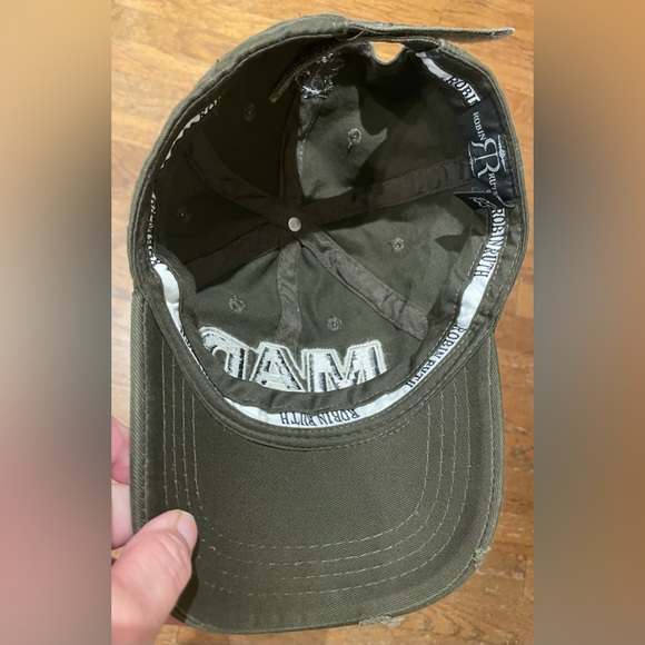 Robin Ruth Cap - Madrid - Picture 5 of 6